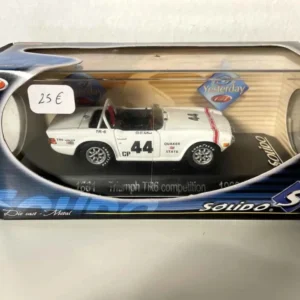 Triumph TR6 compétition blanche de 1969 avec le numéro 44 (Solido référence 1861)
