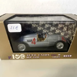Auto Union tipo D HP 420 grise numéro 4 de 1937 - voiture de course (Brumm série ORO R109)