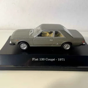 Fiat 130 coupé grise de 1971 - collection Starline models