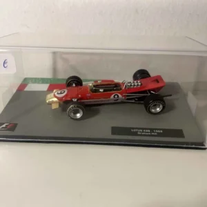 Lotus 49B rouge numéro 9 de 1968 (Formule 1)