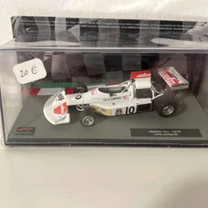 March 751 blanche numéro 10 de 1975 - Formule 1 Kit de fixation inclus