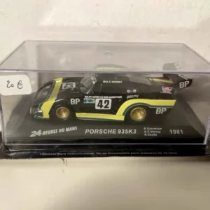 Professionnel Porsche 935K3 noire, jaune et verte numéro 42 (24 heures du Mans de 1981)