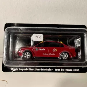 Skoda Superb rouge foncée Direction Générale du tour de France de 2005