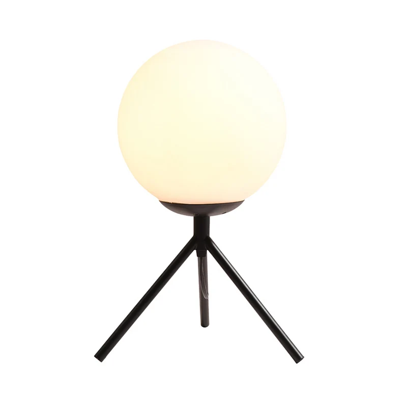 Lampe de bureau sphère en verre opale lampe de table de nuit actuel à 1 ampoule en or/noir avec trépied en métal