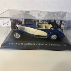 Strobe barre d'avertissement Delage D8 SS cabriolet (Fernandez et Darrin) bleue et crème de 1932