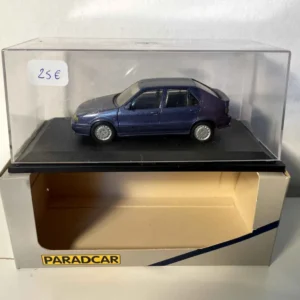 Renault 19 bleue foncée (Paradcar) compatible avec les systèmes de pesage