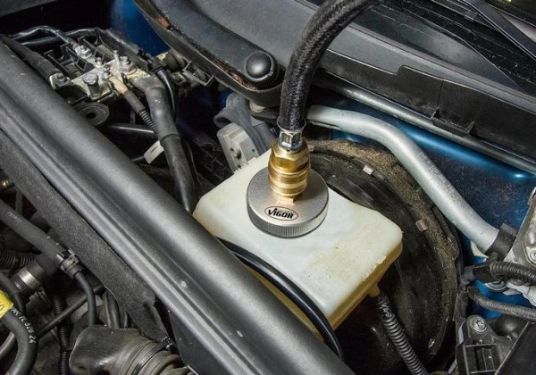 Adaptateur VIGOR pour réseaus d'entretien de freins nombre d'outils : 4 V4381 commander à bas prix