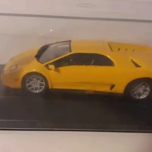 Lamborghini Diablo jaune (avec ancien recollé)