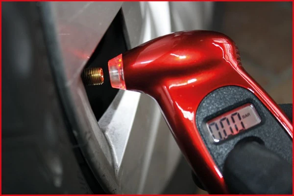 KS Tools Manomètre numérique pour pneus 020 - 100 bar 100.4055 se fournir à bas prix