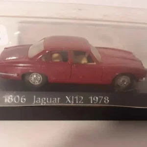 Jaguar XJ12 bordeaux de 1978 (Solido référence 1806)