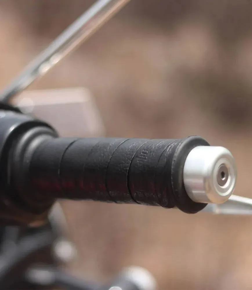 Kit Kreuzscheinwerfer, Kabelbinder und Griffe aus schwarzem Leder trip Machine Compatible avec VW Golf 7