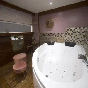 Porte-bagages scooter VIP Paris Yacht hôtel - Suite Art Déco