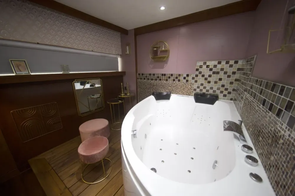 Porte-bagages scooter VIP Paris Yacht hôtel - Suite Art Déco