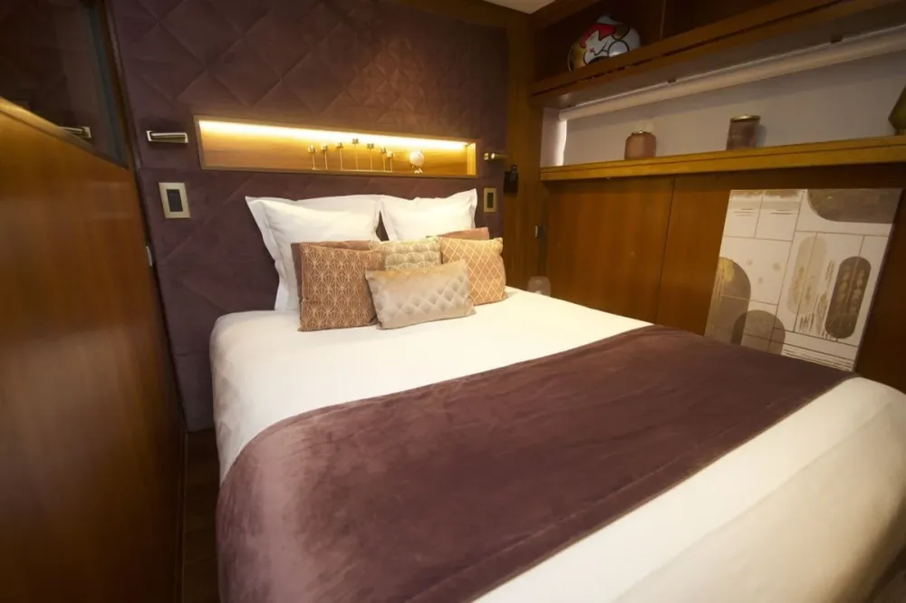 Porte-bagages scooter VIP Paris Yacht hôtel - Suite Art Déco
