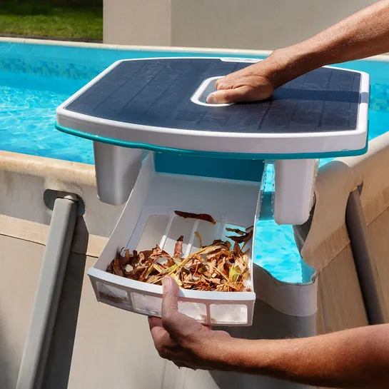 Robot de surface Skimmi de Maytronics pour piscines avec garantie 1