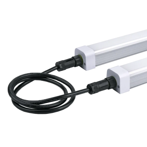 Aeralux AQM 8ft 60W 5000K CCT Effet givré Lens Linear Fixtures