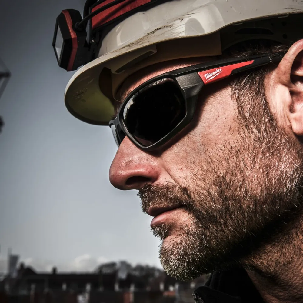 Lunettes de sécurité Milwaukee Performance - Teintées pour Motoneige