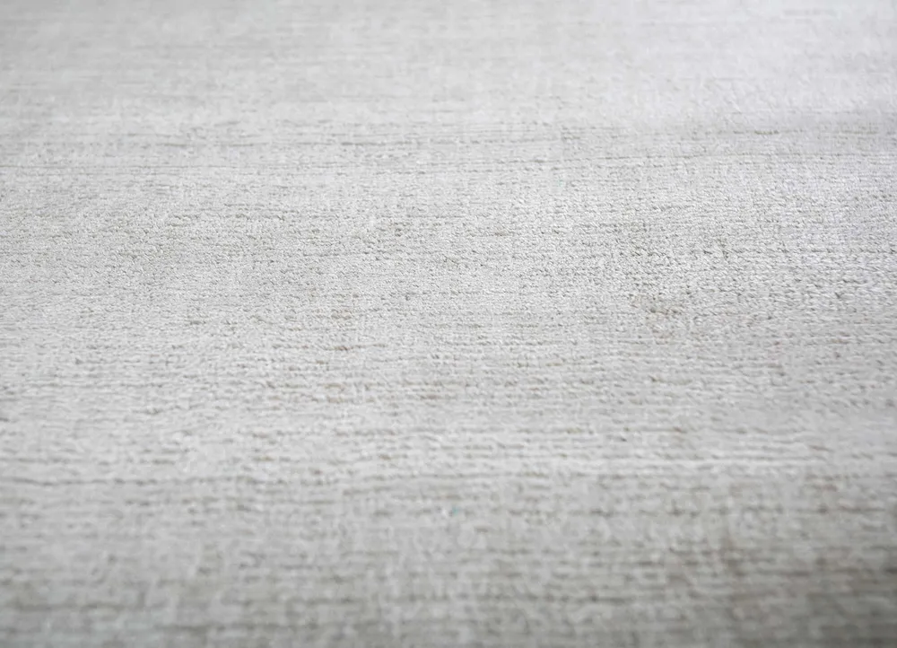 Handwoven Gull Grey Raffiné Viscose Rug