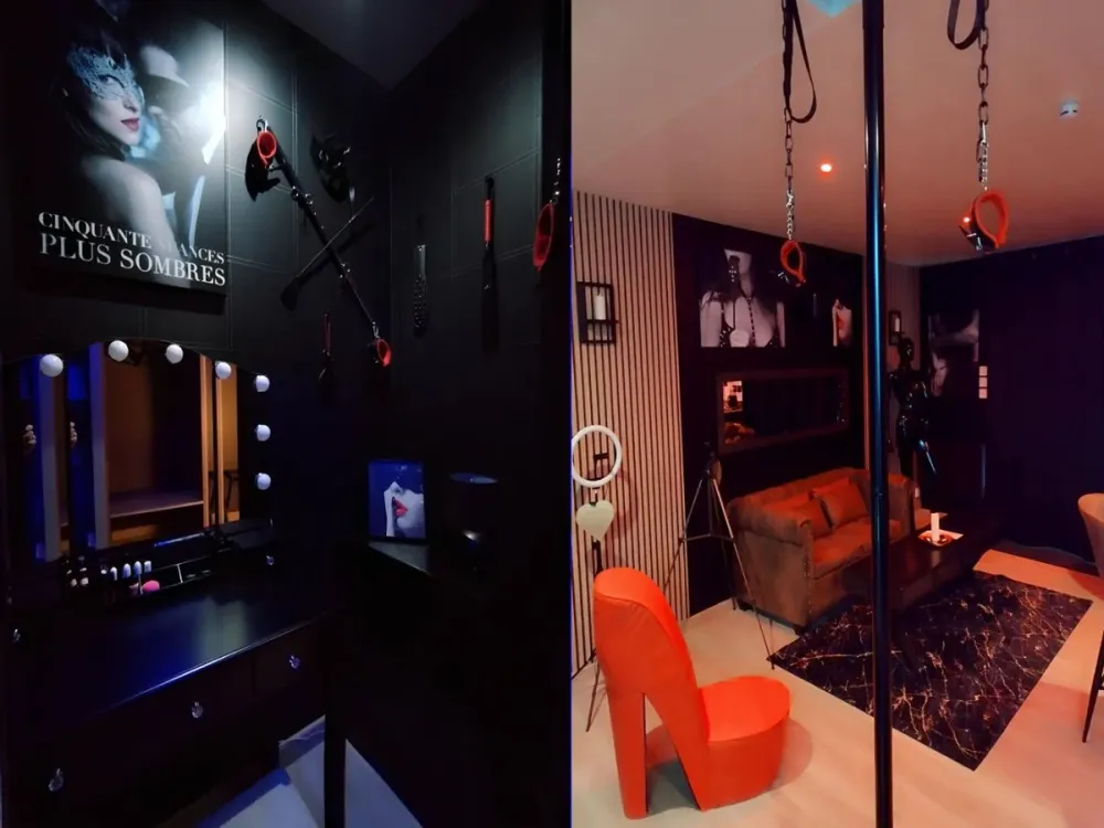 Love-Room, Gîte 4 étoiles, 50 Nuances Romantiques Compatible avec accessoires Givi