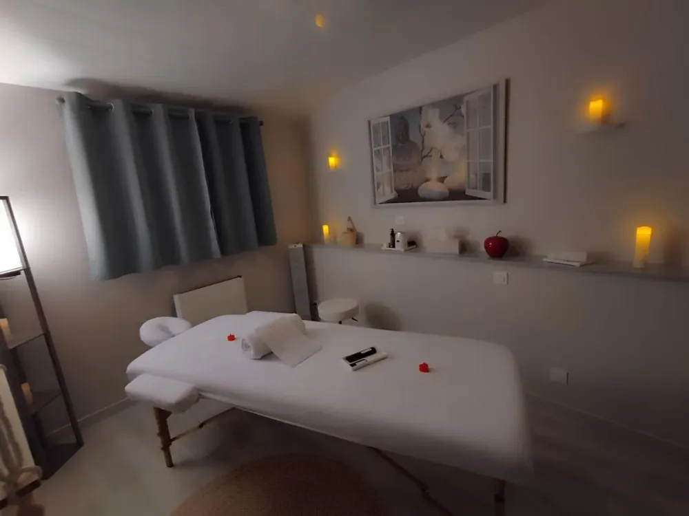Love-Room, Gîte 4 étoiles, 50 Nuances Romantiques Compatible avec accessoires Givi