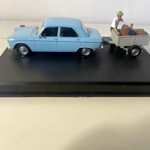 Peugeot 204 bleue avec sa remorque - La Nationale 7 - La route bleue Compatible avec accessoires Givi