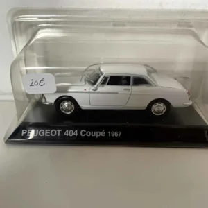 Peugeot 404 coupé blanche de 1967 avec carnet d'entretien