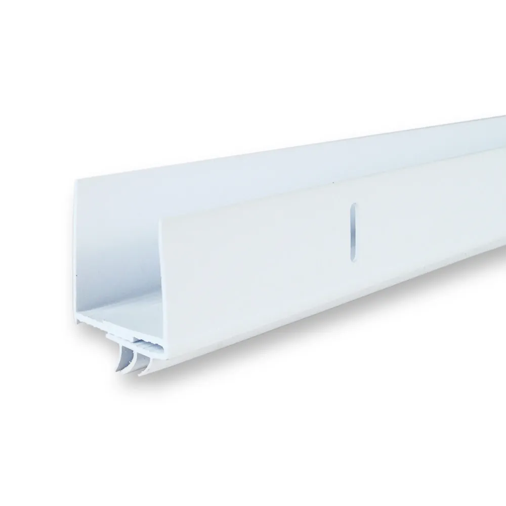Bas de porte en ''U'' ajustable en vinyle avec ailette en vinyle 36 po en noir mat