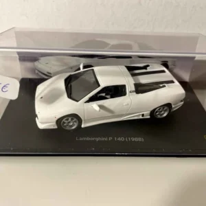 Lamborghini P 140 blanche de 1988