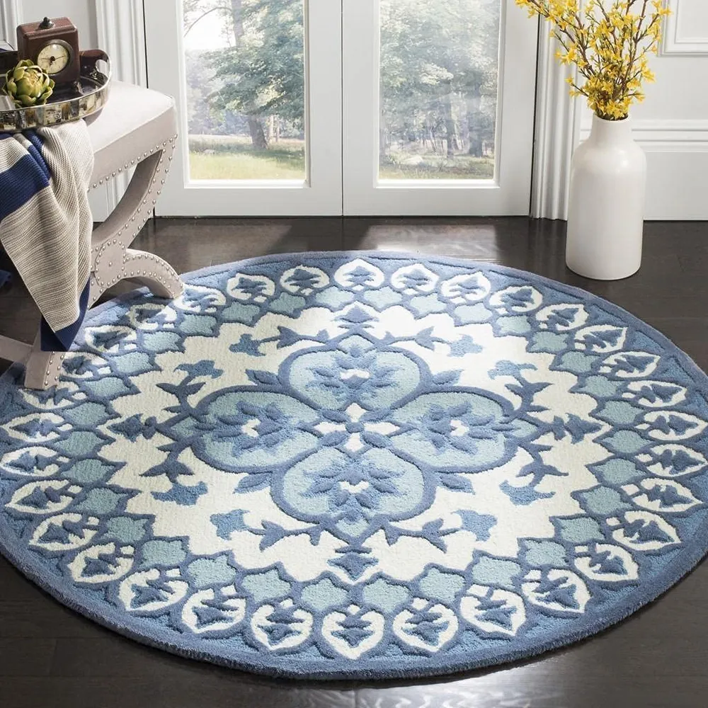 Round Traditional Blanc pur & Blue New Zealand Wool Rug pour amélioration performances