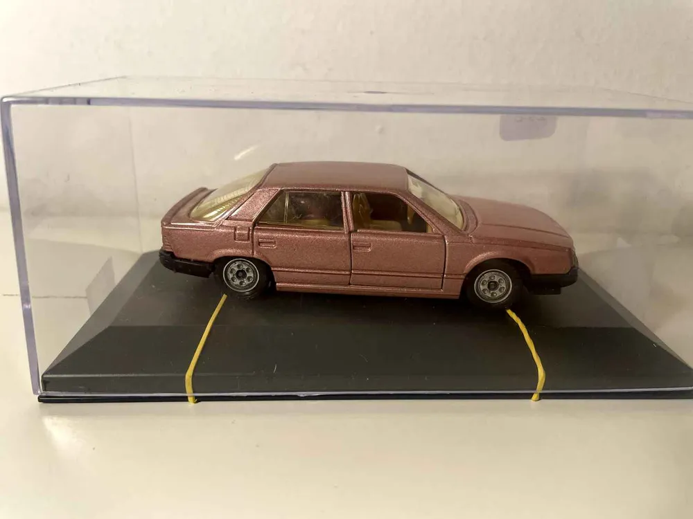 Professionnel Certifié Renault 25 violette/mauve - SOLIDO