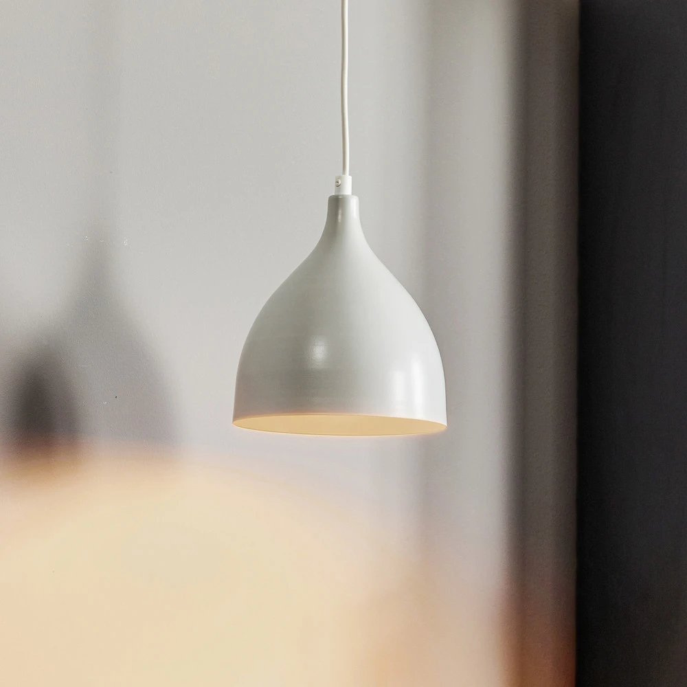 Suspension Nanu en métal gris évident, une lampe en acier inoxydable