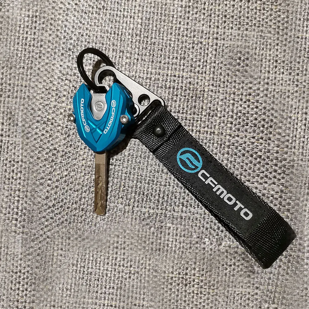 Coque Clé Bleue Moto Inscription CFMOTO Blanche Antre du Motard