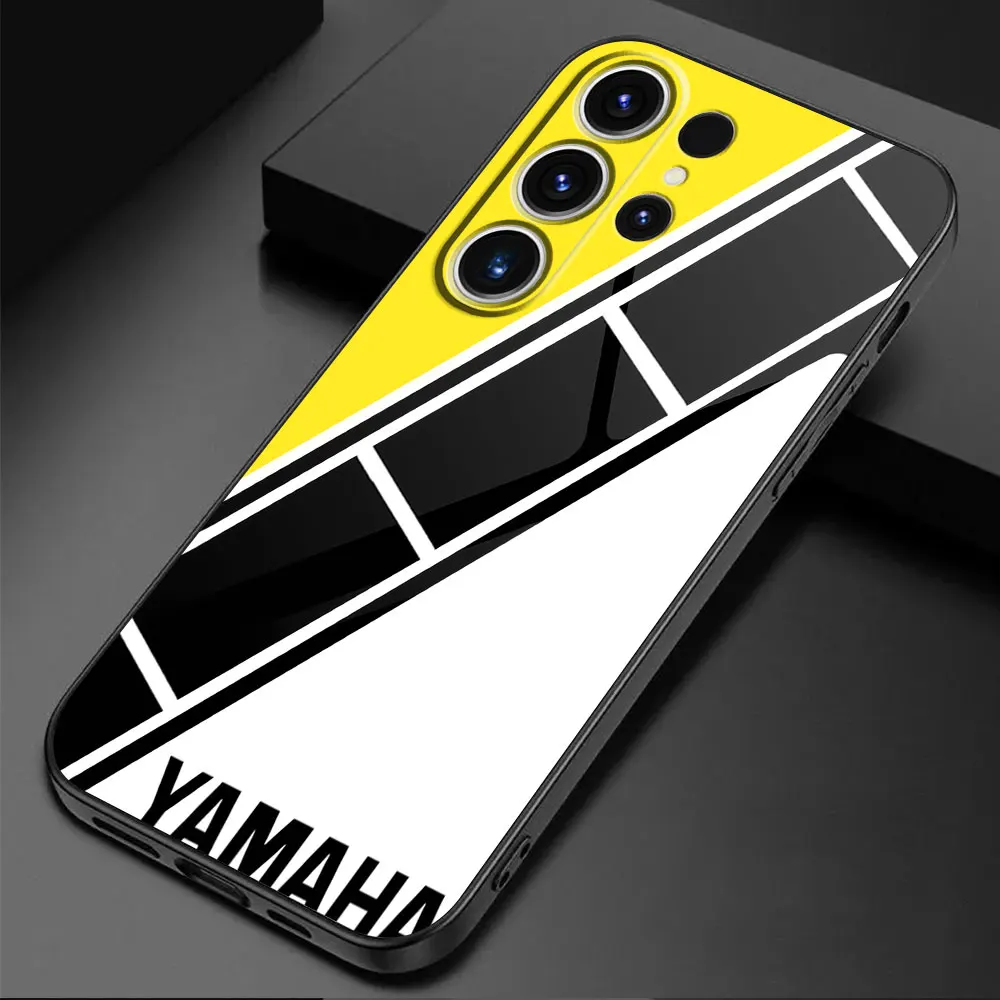 Coque Téléphone Realme Moto Yamaha Jaune Blanche et Noire Antre du Motard