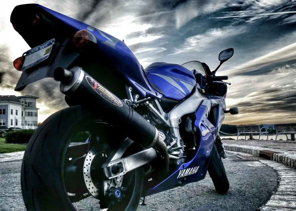 Poster Moto Sportive Yamaha Bleue Antre du Motard
