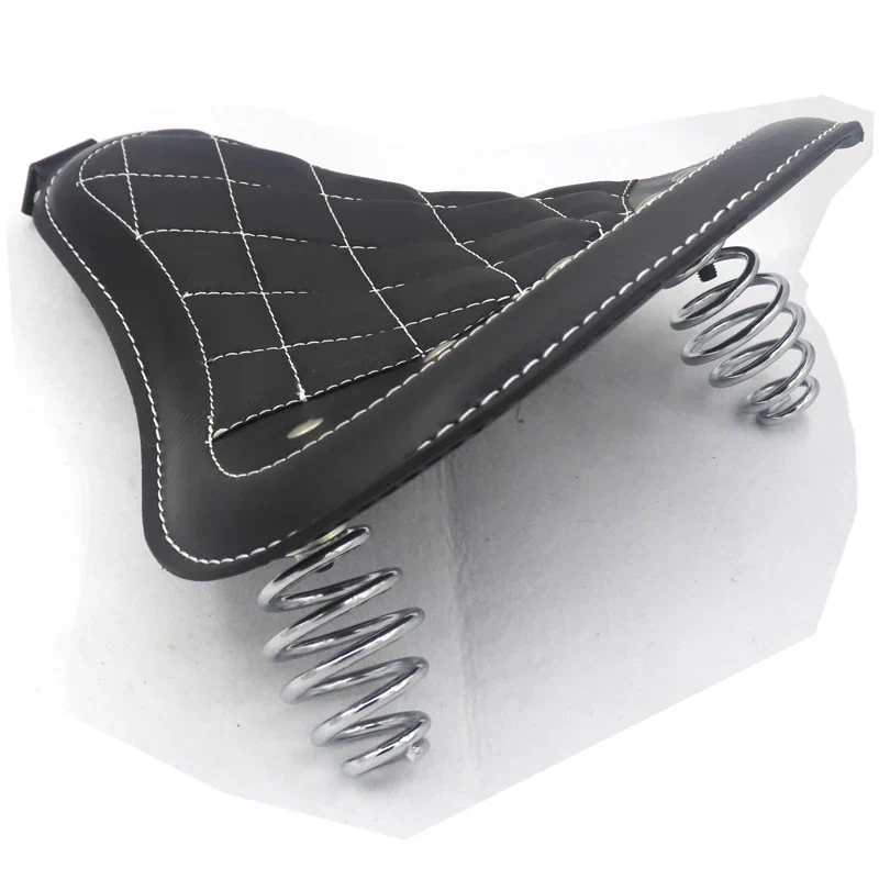 Selle de moto chopper avec rivets Antre du Motard
