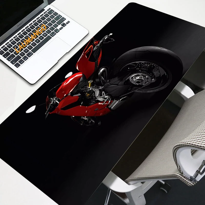 Tapis de Souris Moto Vue Trois Quart Arrière Antre du Motard