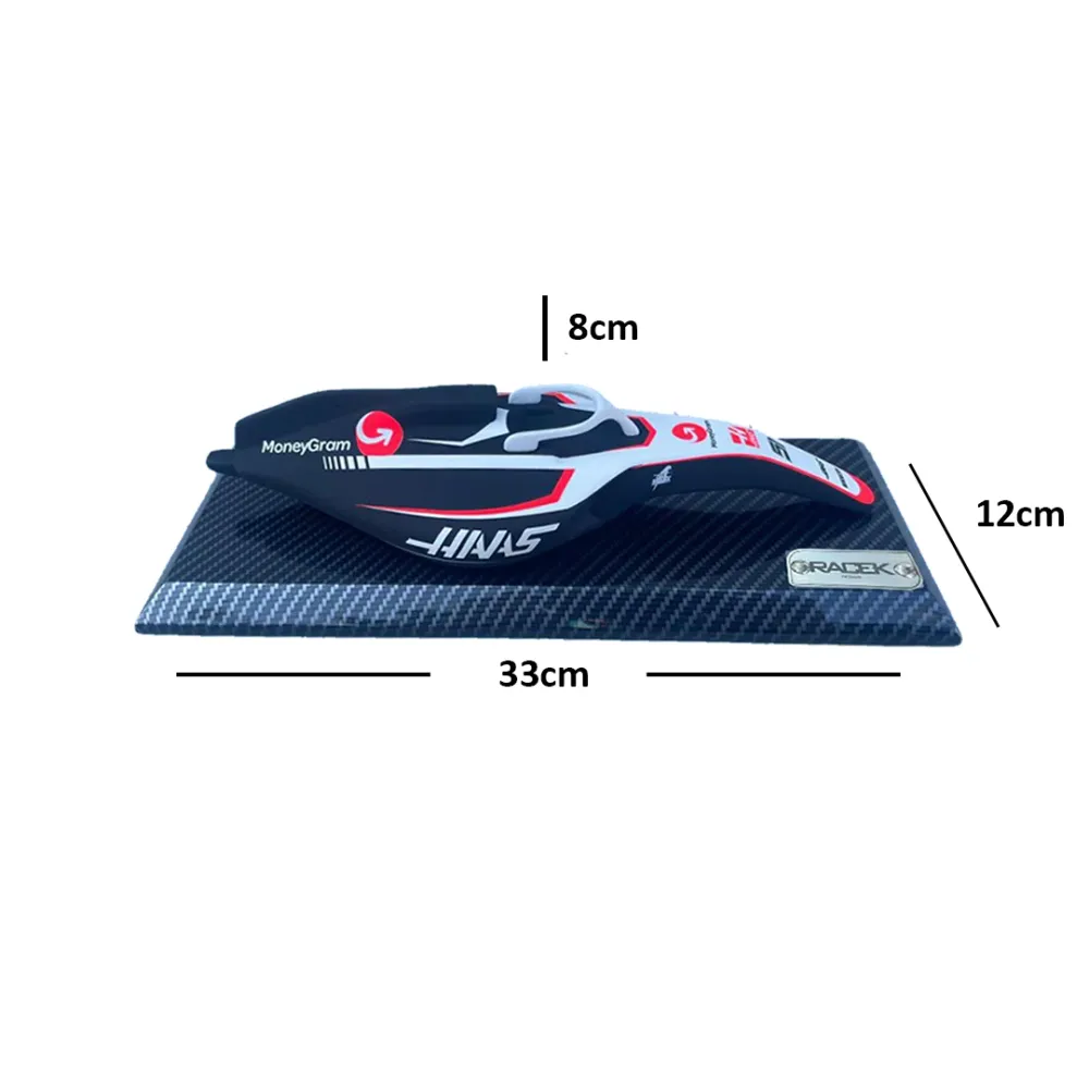 Mini-sculpture de la voiture de Formule 1 Haas VF-23 Art of Helmets