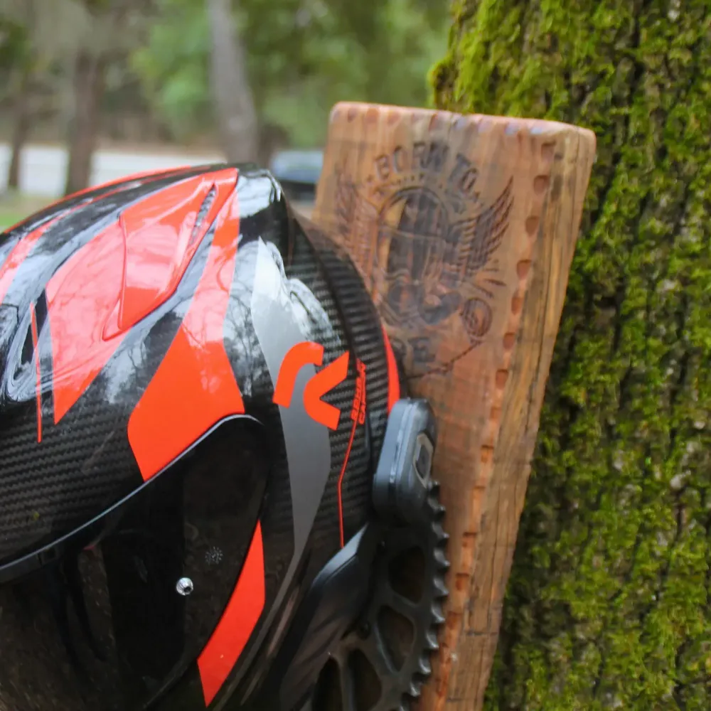 Porte casque moto bois Born to Ride Atelierecup06