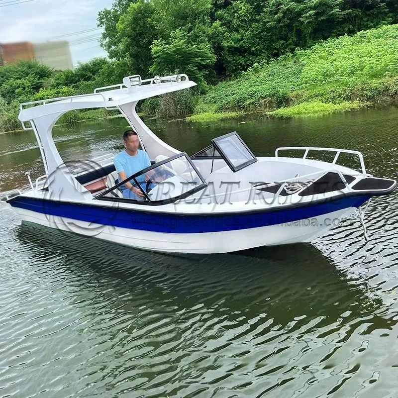 Bateau de loisir électrique 5,8 m silencieux, idéal pêche et famille