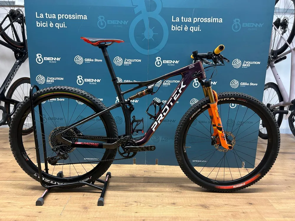 Coupe en édition limitée de Protek Futura L - Utilisé