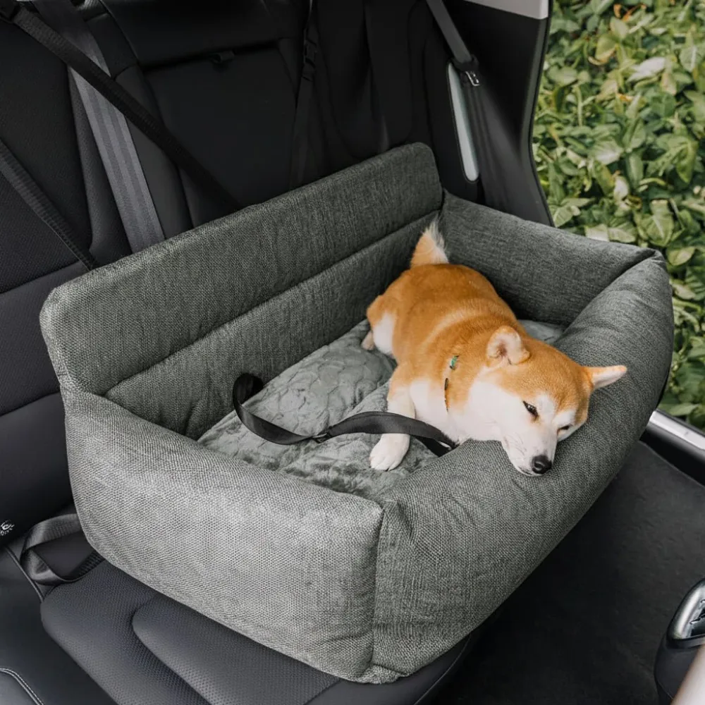 SEATPUP – Grand lit de voiture pour chien lavable avec sangles de sécurité et support antidérapant Cozey Maison