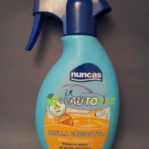 Dans la voiture, le tableau de bord brille 250 ml