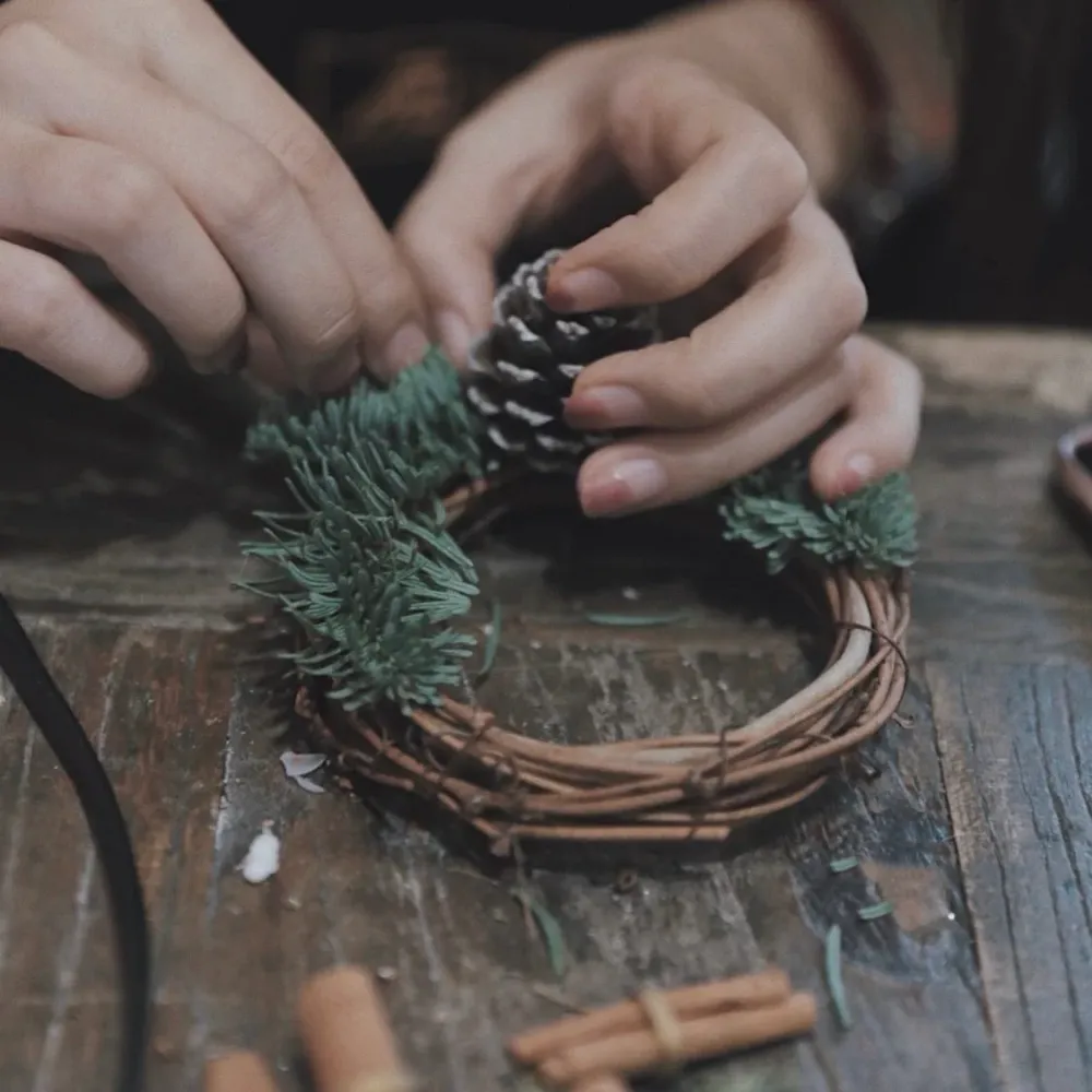 Décorations de Noël, ornements dans la voiture, bâtons de cannelle Nobesson, petites couronnes, fait main