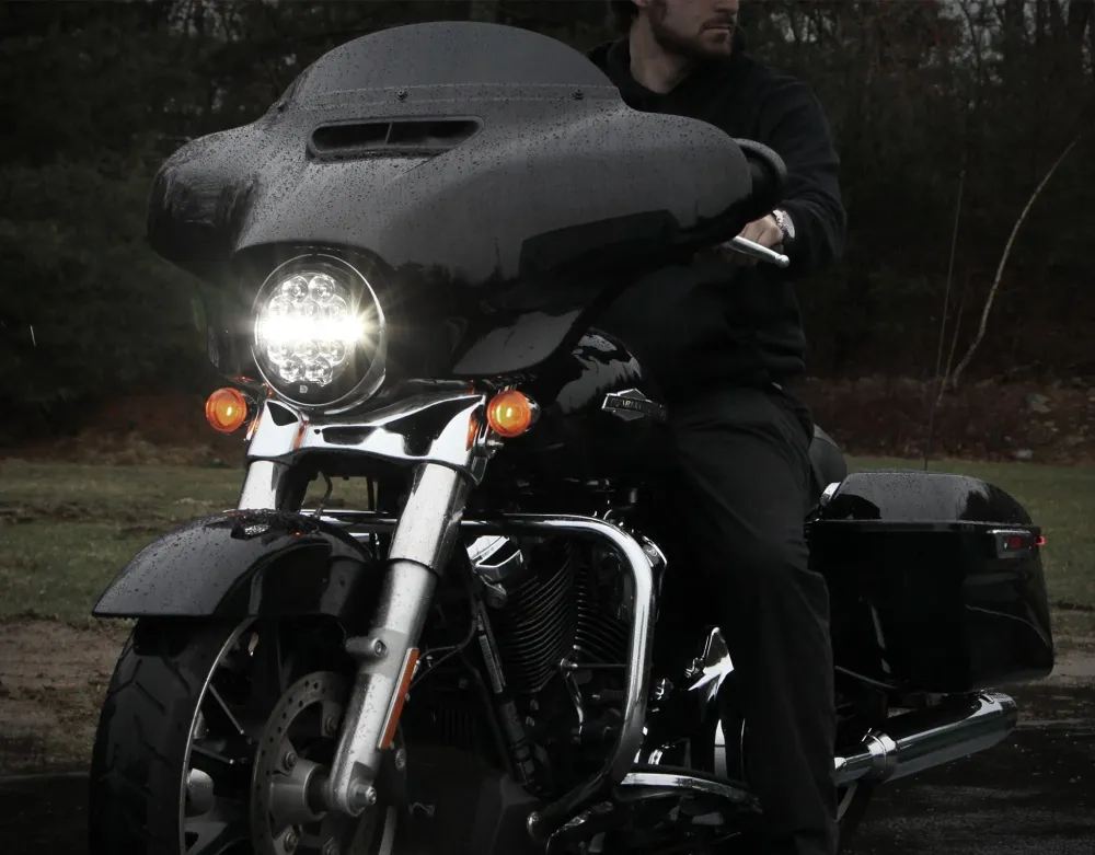 Kit de mise à niveau de phare LED D14 Destroyer pour moto - Harley-Davidson Street Glide, '14-'23 DENALI Electronics