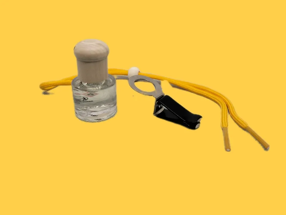 Désodorisant pour voiture aux fruits tropicaux. 6ml