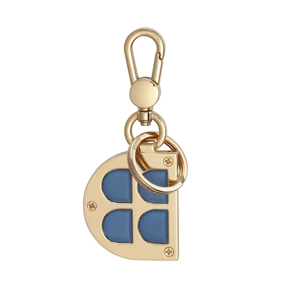 DUDU Porte-clés en métal en forme de D avec inserts en cuir véritable, porte-clés doré avec mousqueton et anneau, porte-cl...