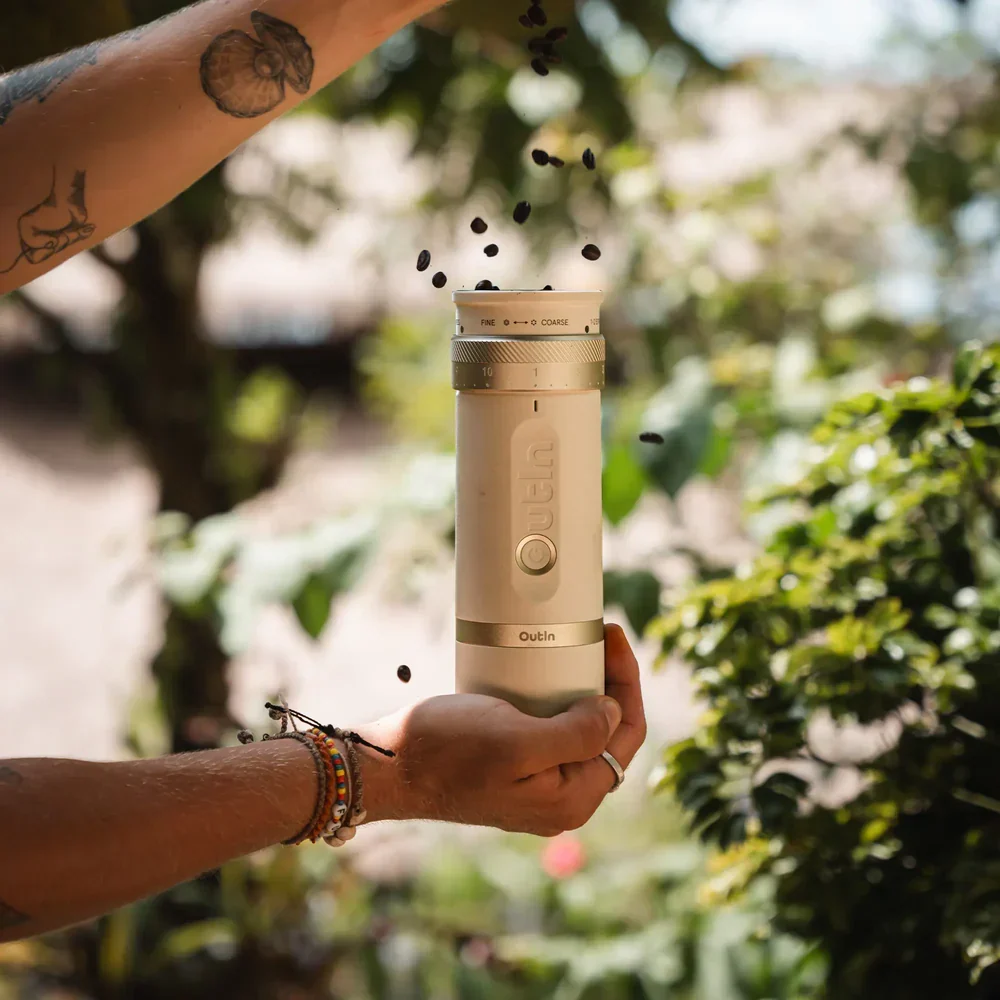 Pack Road Trip – EcoFlow River 3 Station Electrique portable + Moulin à café Outin + Câble de charge voiture EcoFlow Ecofl...