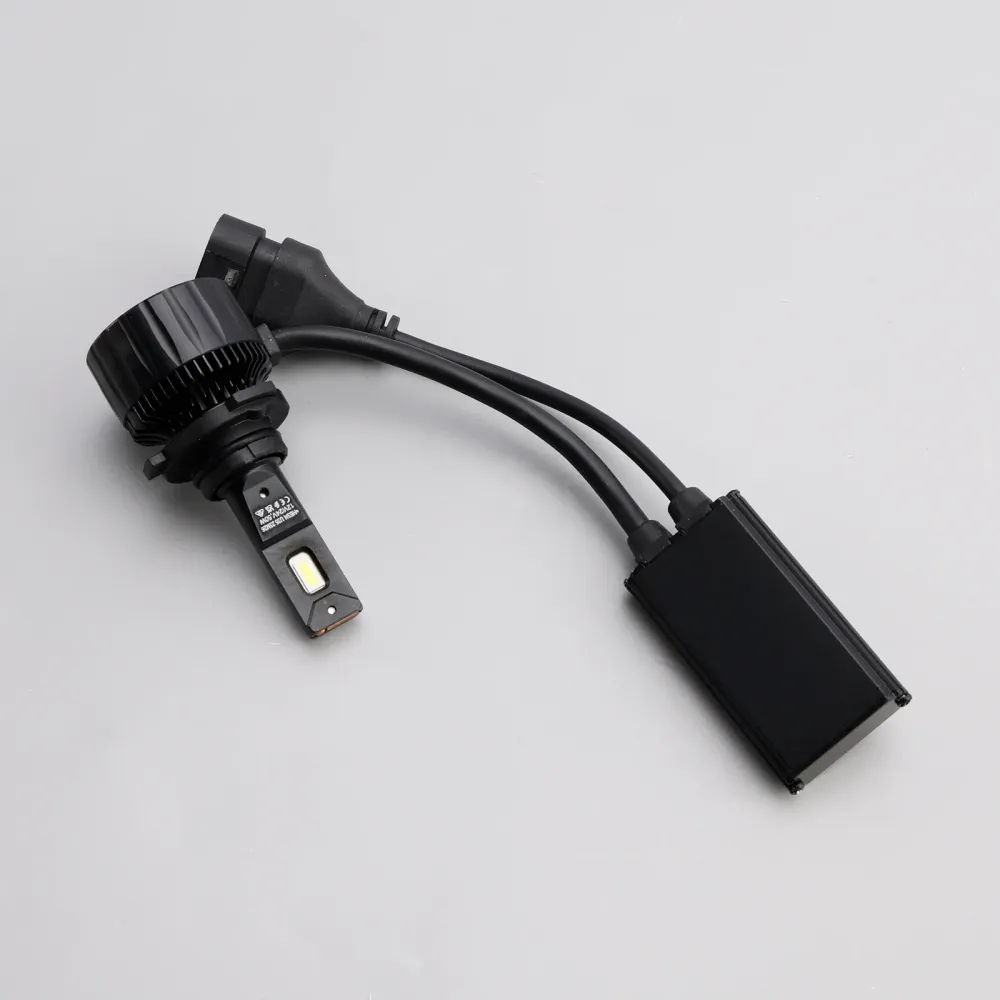 Feu de voiture LED-HL Ultinon Rally3551 9005/6 HB3/4 12/24V 50W 6500K pour PHILIPS