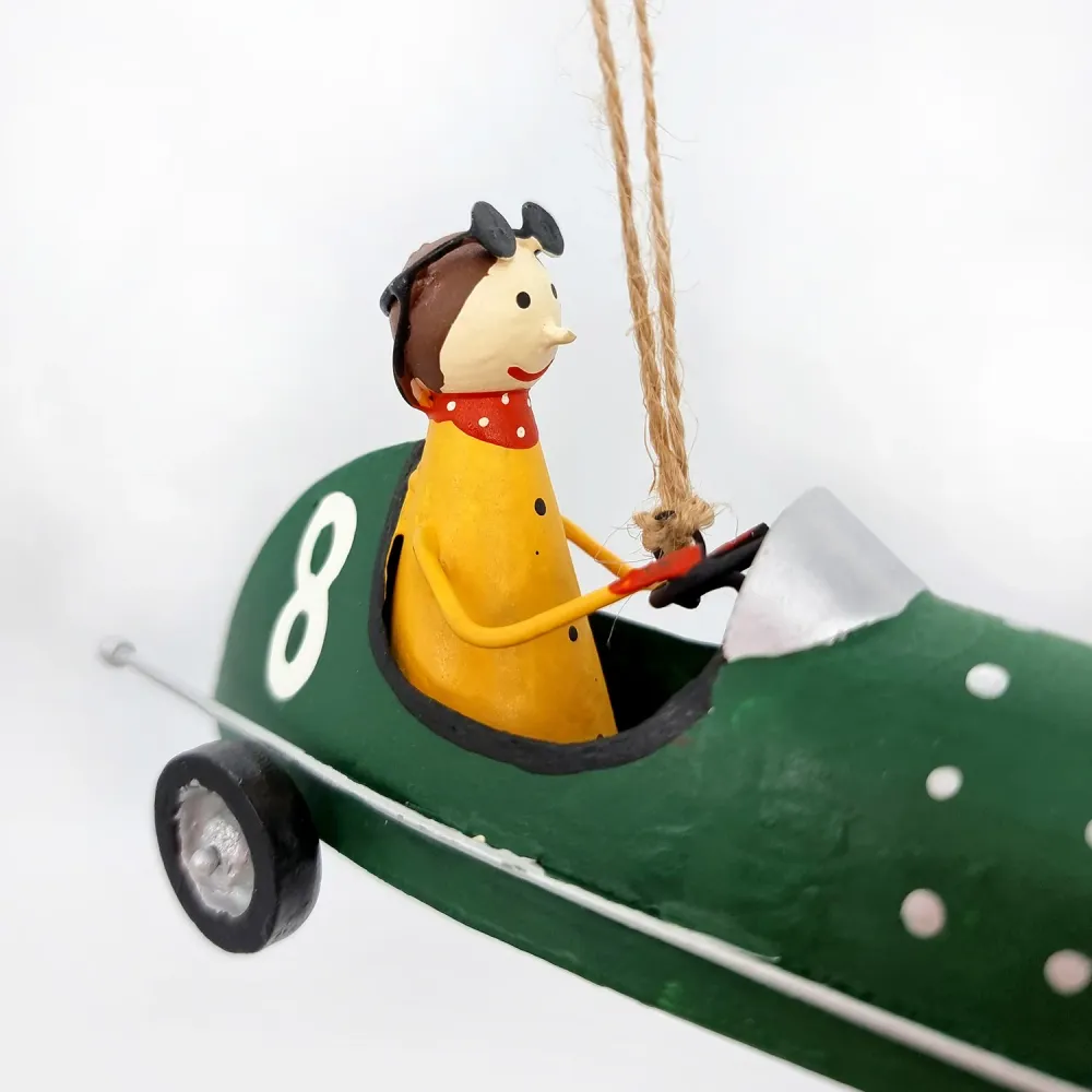 Pilote de course dans une voiture de sport G-Bork