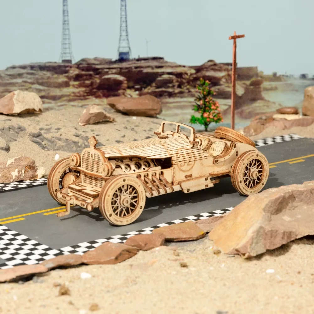 Maquette voiture en bois : voiture de collection